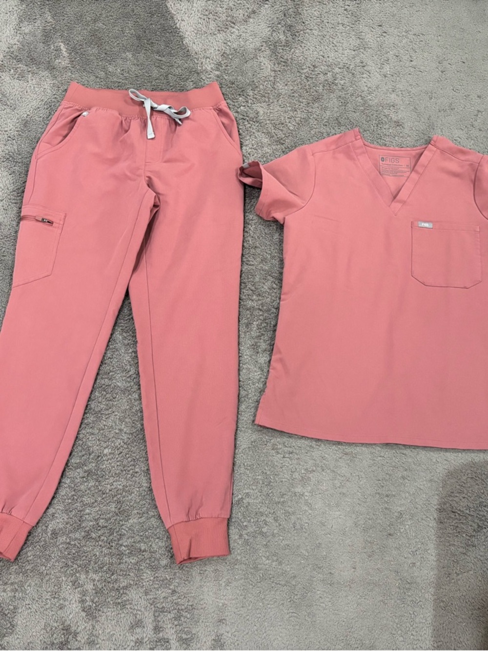 XS FIGS Mauve Scrub Set